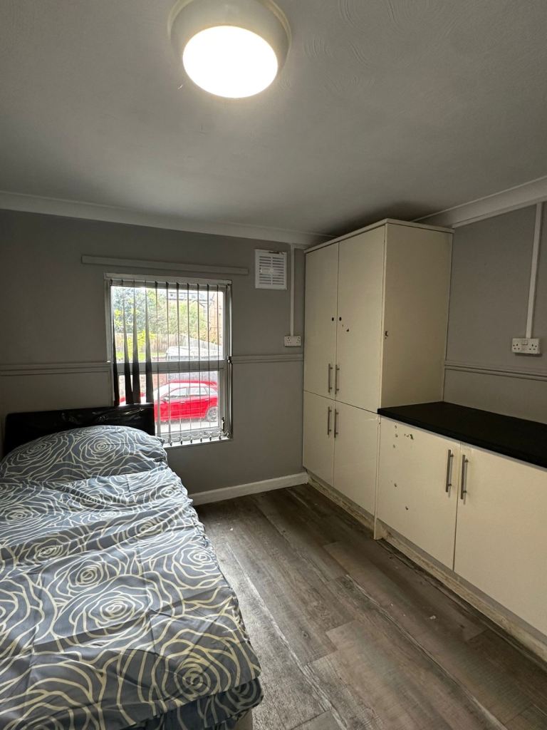 Female only rooms available. 