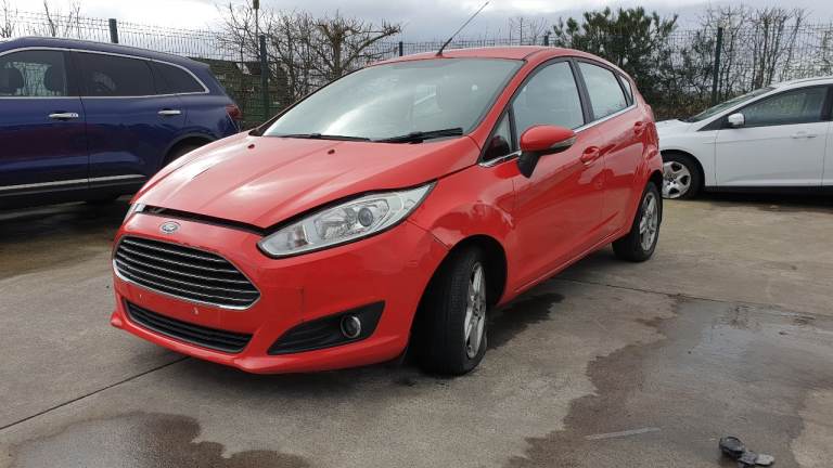 **For breaking** Ford Fiesta Zetec, 1.3 petrol 5 speed (2014).
