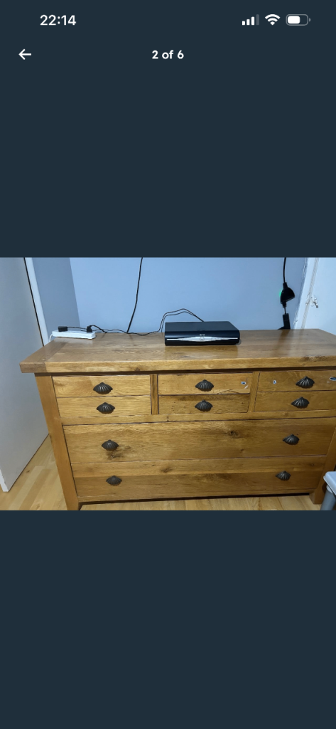 Oak chest of drawers 
