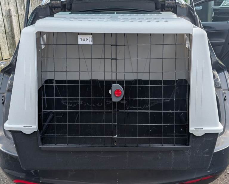 Ferplast maxi dog crate