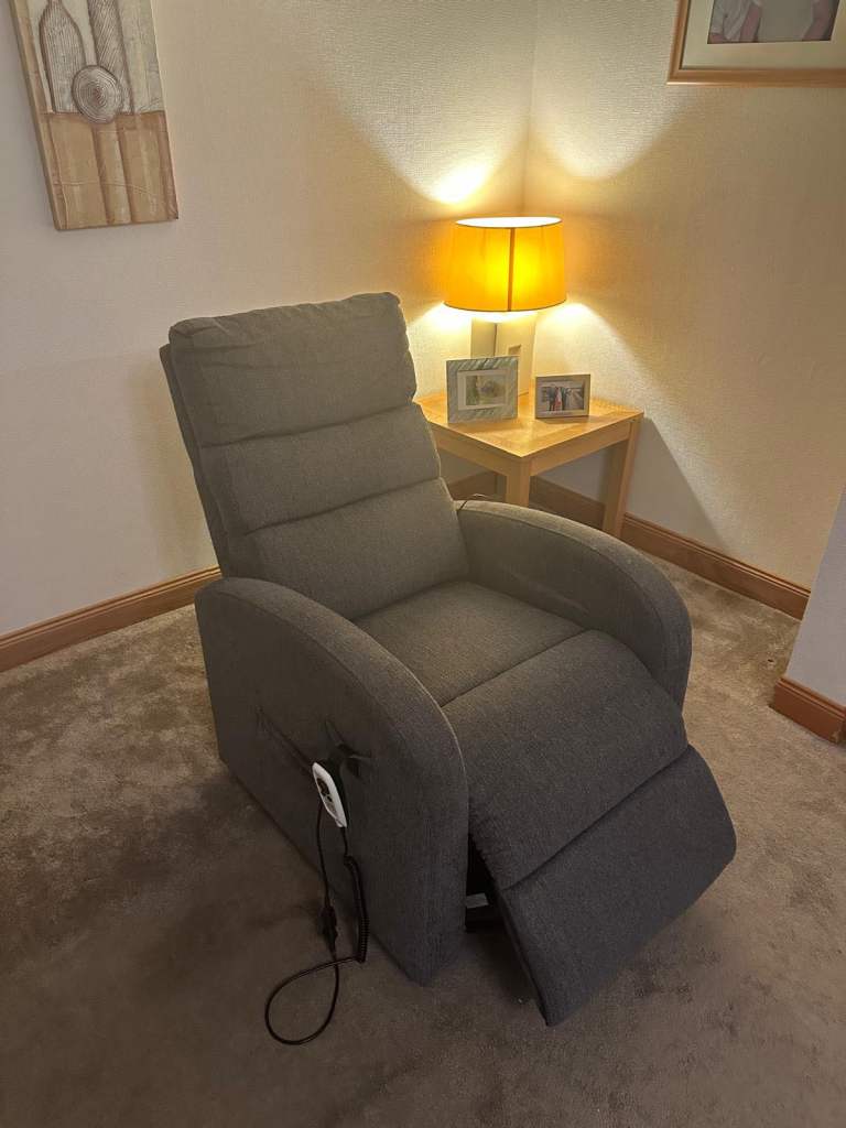 Rise and Recline Mobility Armchair