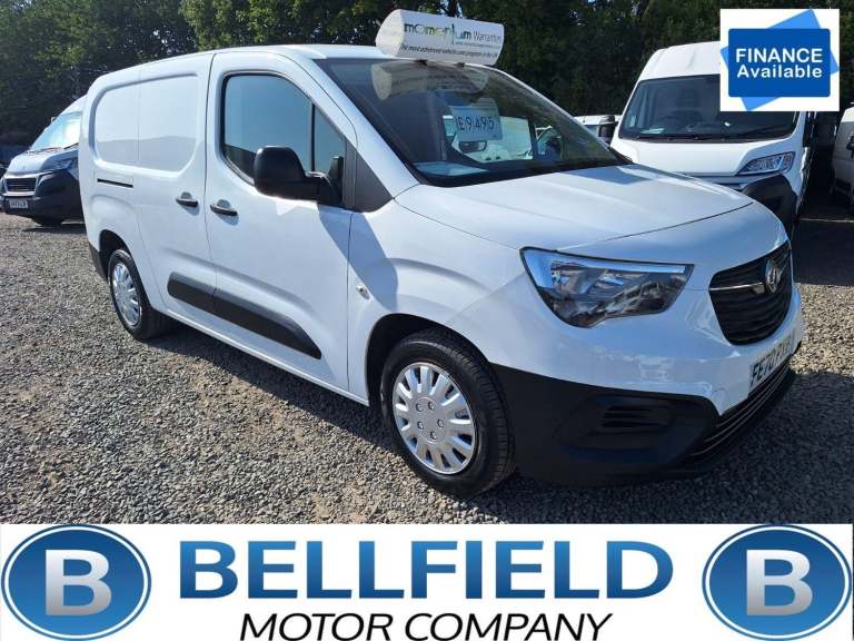 VAUXHALL COMBO 1.5 Turbo D 2300 Edition 5 seat crew combi van White Manual Diese