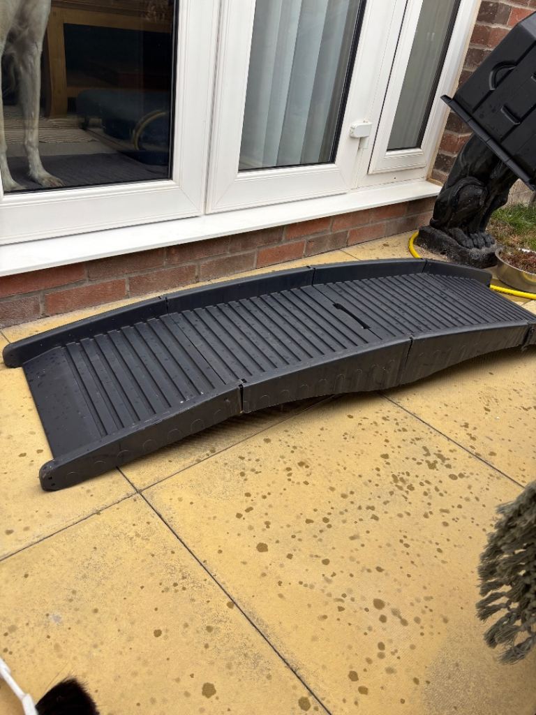Foldable Pet Ramp for Car or Home – Good Condition