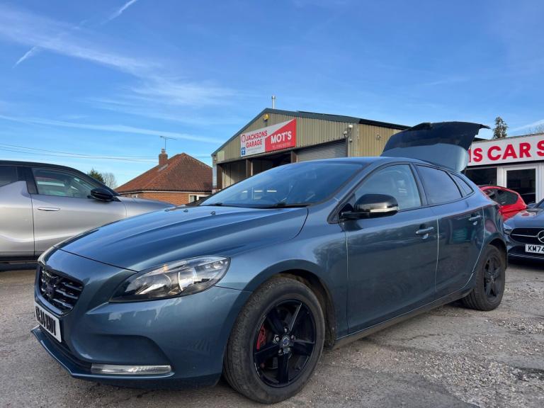 2014 Volvo V40 1.6 T2 SE Euro 5 (s/s) 5dr HATCHBACK Petrol Manual