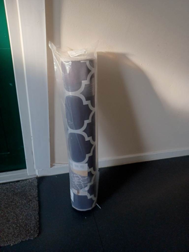 Brand new rug runner still in packaging  20 ono