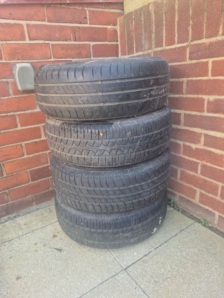 4 good condition tyres 