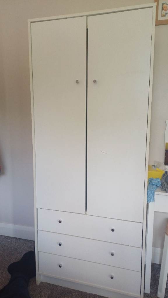 Single wardrobe 