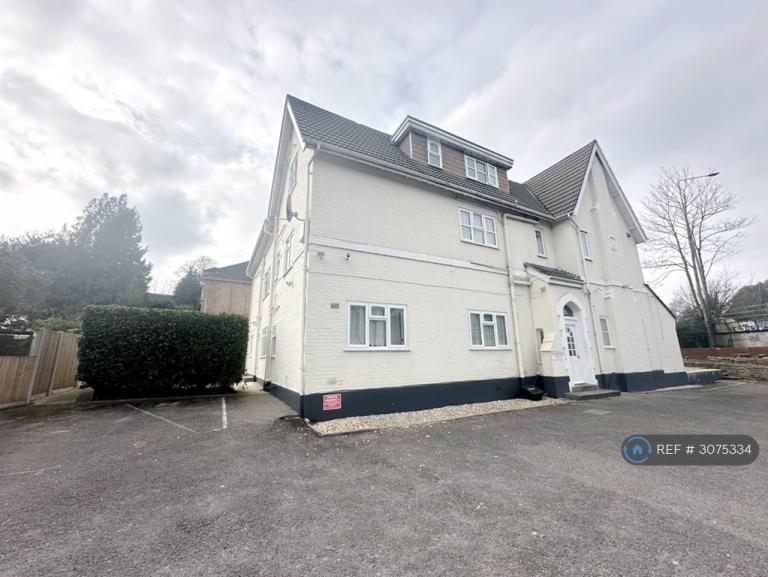 1 bedroom flat in Bourne Mead, Bournemouth, BH2 (1 bed) (#3075334)