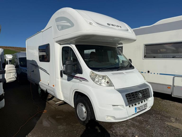 2009 - Swift Lifestyle 590RS - 2.2ltr - 22,000 Miles - 5 Berth / 4 Belts 