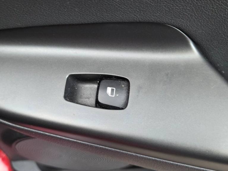 2019 Hyundai KONA 64kWh Premium SE SUV 5dr Electric Auto (7kW Charger) (204 ps) HATCHBACK ELECTRI...