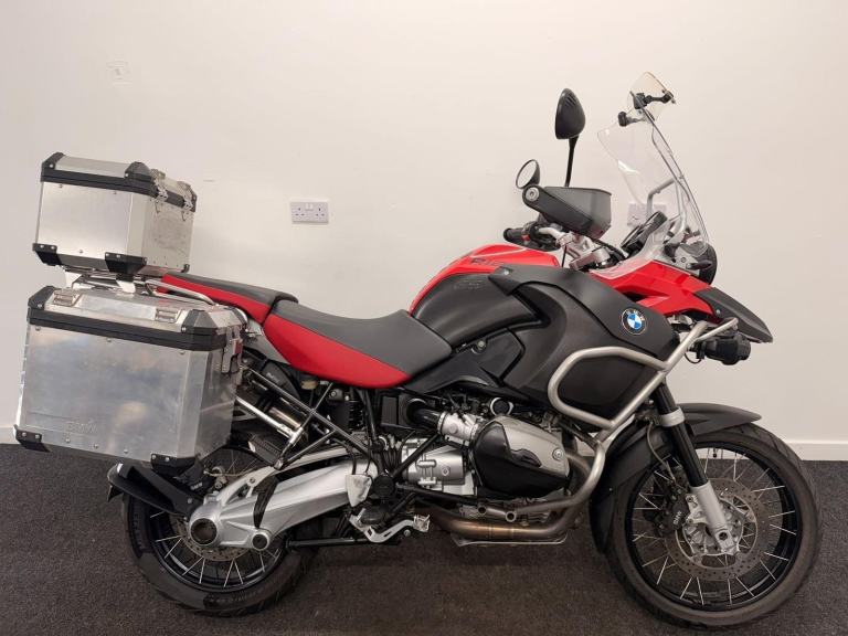 BMW R1200GS ADVENTURE ** FULL LUGGAGE - CRASH BARS - SPOT LIGHTS **