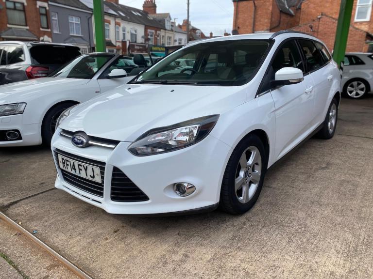 2014 Ford Focus 1.6 TDCi Zetec Navigator Euro 5 (s/s) 5dr ESTATE Diesel Manual