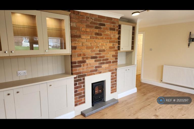 3 bedroom flat in Sketty, Swansea, SA2 (3 bed) (#2120297)