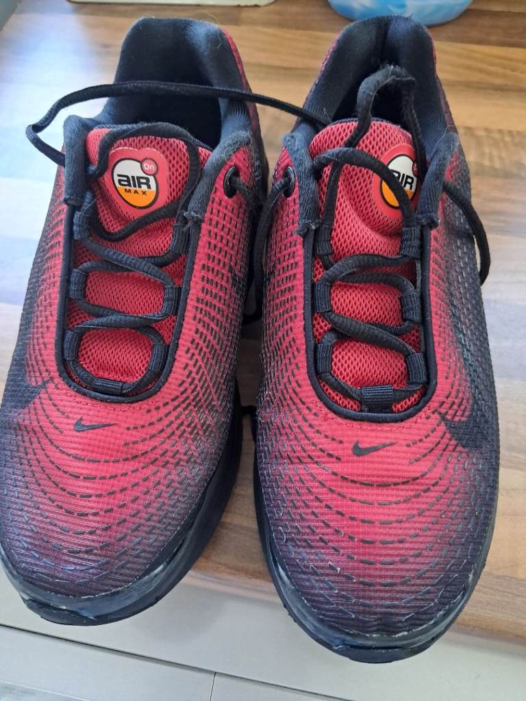 Adult size 5 trainers