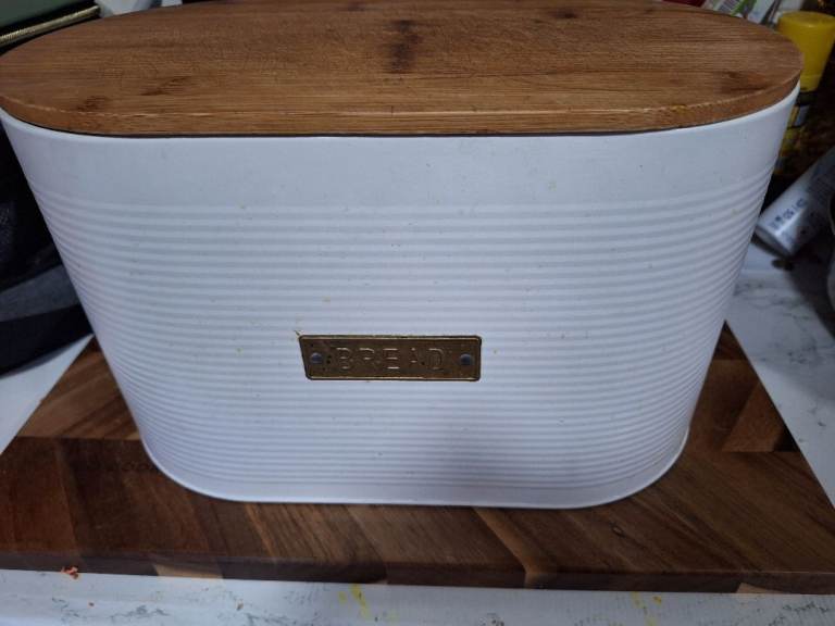 Bread bin 