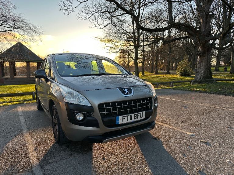 Peugeot, 3008, Hatchback, 2011, Semi-Auto, 1560 (cc), 5 doors