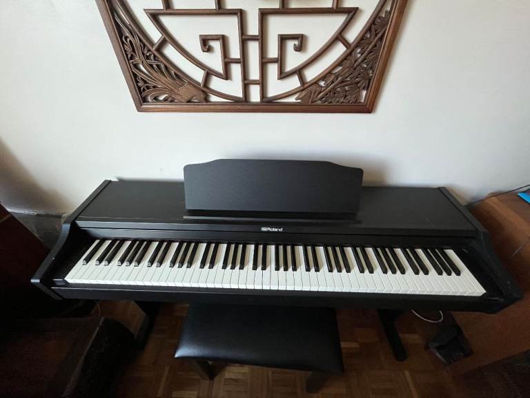 Roland RP102 88-Key Digital Piano (Good Condition)