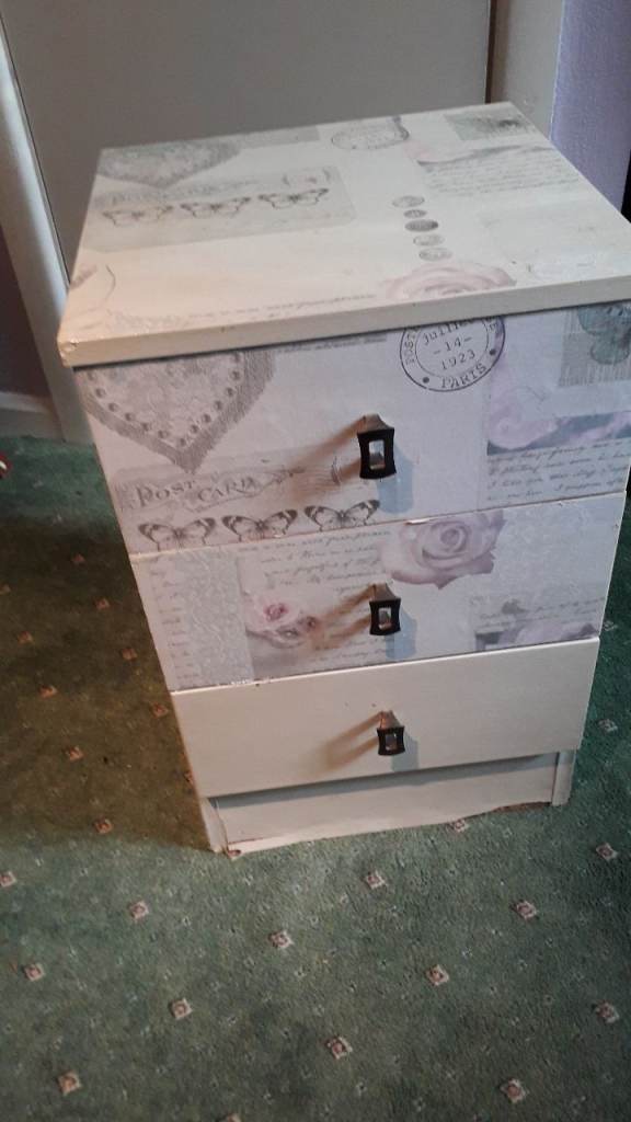 Small Bedside Chest of Drawers