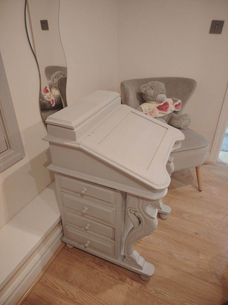 Antique desk, 6 draws 