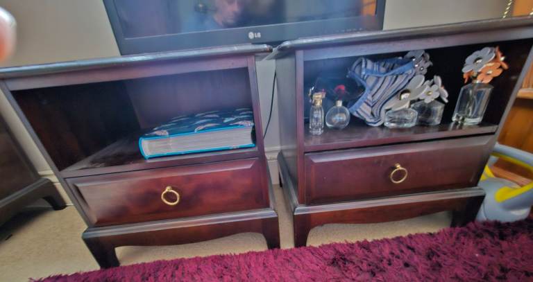 2 Stag minstrel mahogany bedside cabinets Can deliver 
