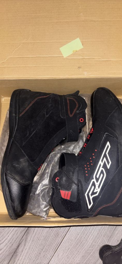 Motorcycle boots