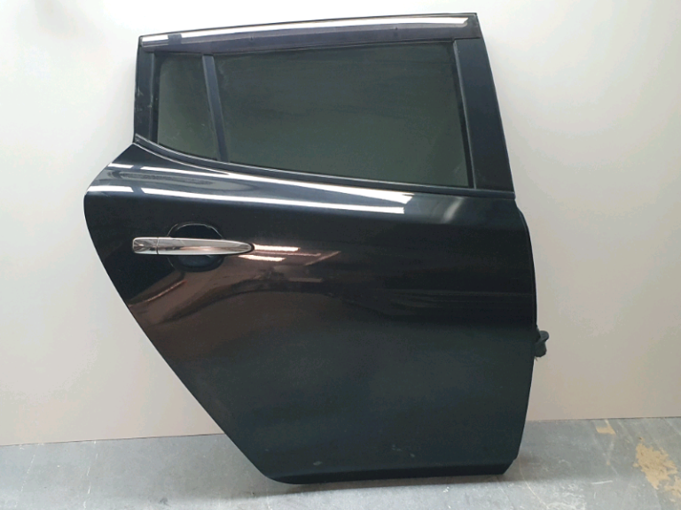 Nissan Leaf rear OS complete door black