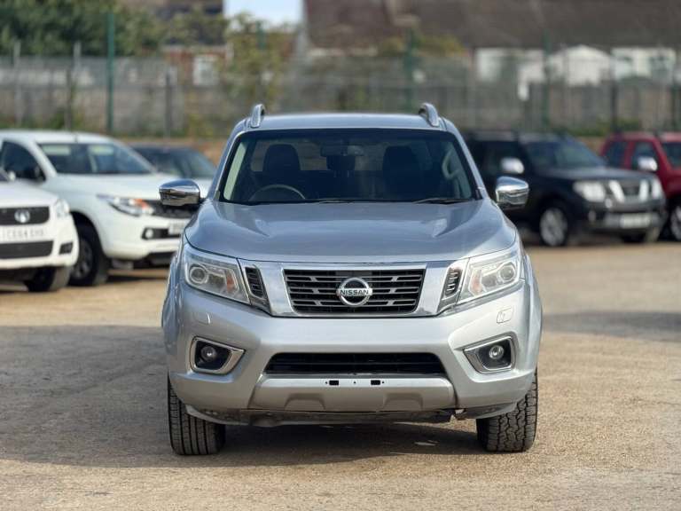 2017 Nissan Navara Double Cab Pick Up Tekna 2.3dCi 190 4WD PICK UP Diesel Manual