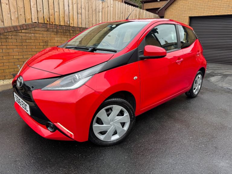 Toyota, AYGO, Hatchback, 2016, Manual, 998 (cc), 5 doors