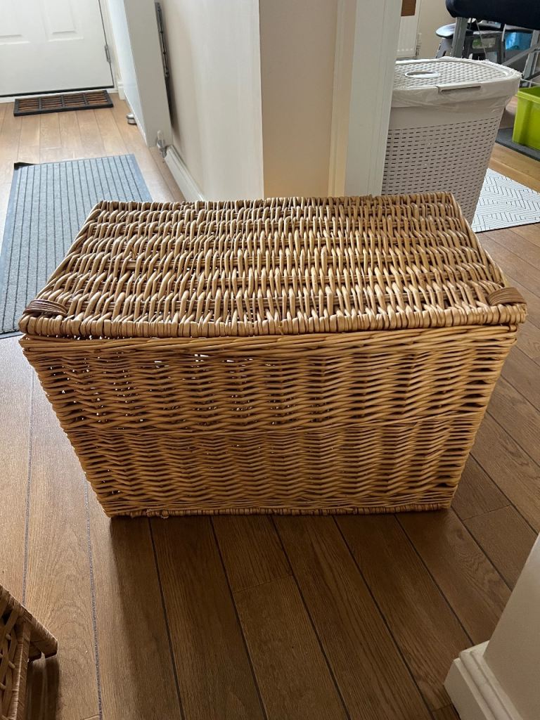 Wicker/cane basket