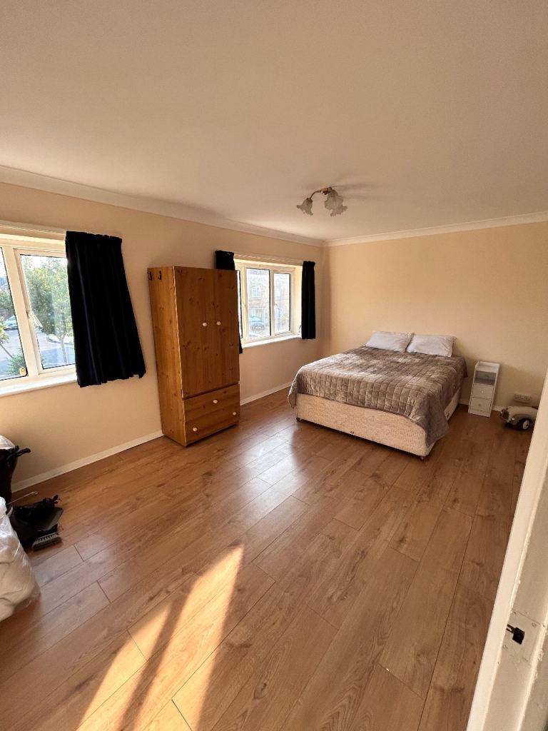 2 Double bedroom in clean house, peaceful area near greenford lake, Northolt, Hanslow