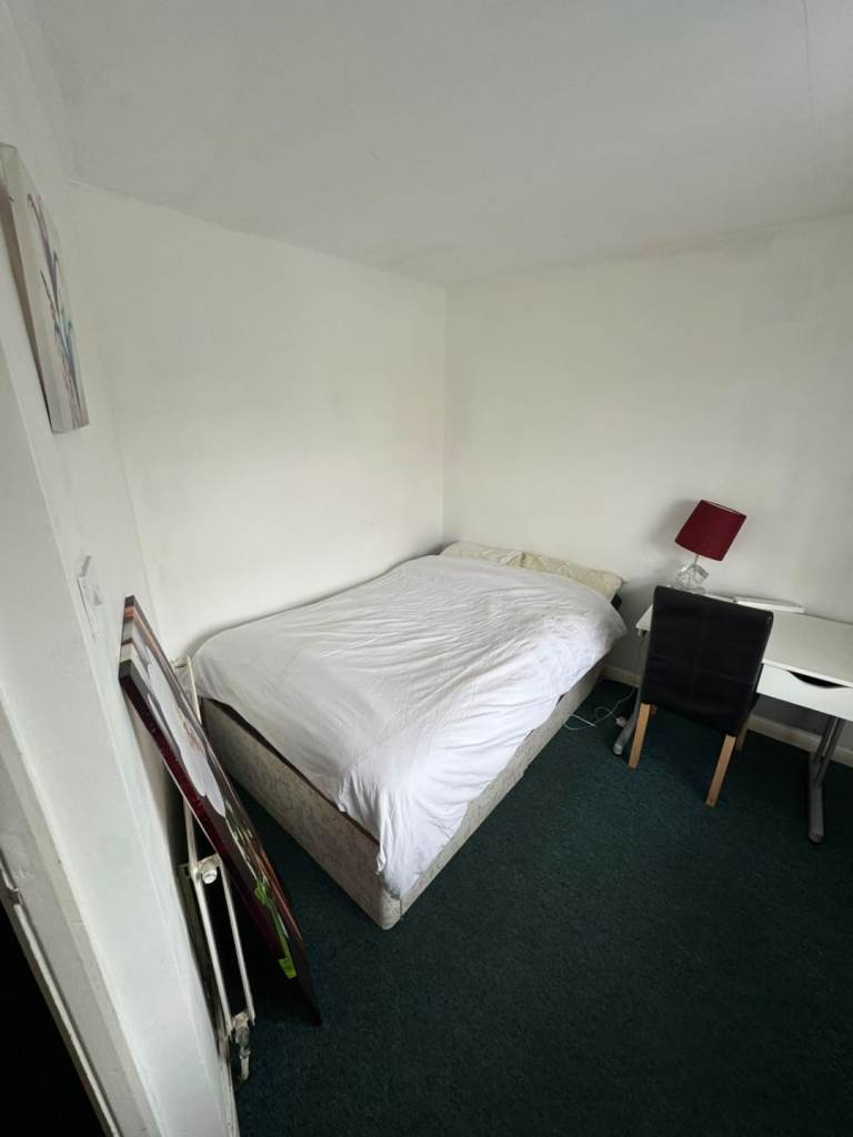 Garden room Twickenham £900 inclusive 