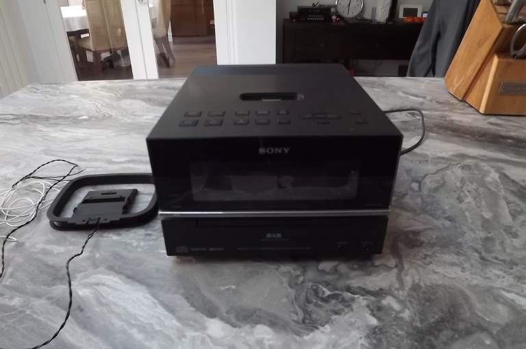 Sony CMT-BX77DBi Stereo System Micro Hi-fi DAB iPod and CD Player Working