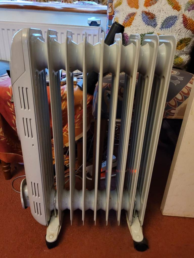 Electric Oil Filled Radiator - Light Grey, Good Condition & Working Order