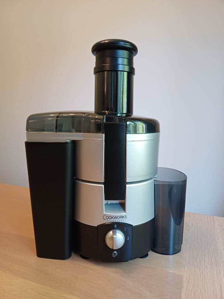 Whole fruit/vegetable juicer