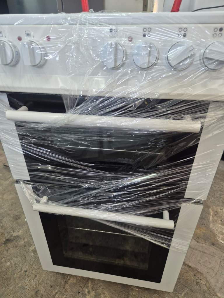 Double Oven Electric Cooker – Used Like New – £175