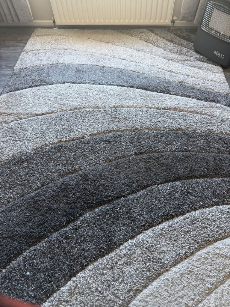 Beautiful large grey rug 200x290 