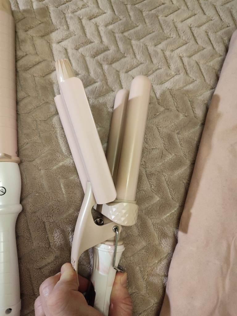 BeautyWorks Molly Mae Bundle Professional Hair Curler Wand and Waver Set