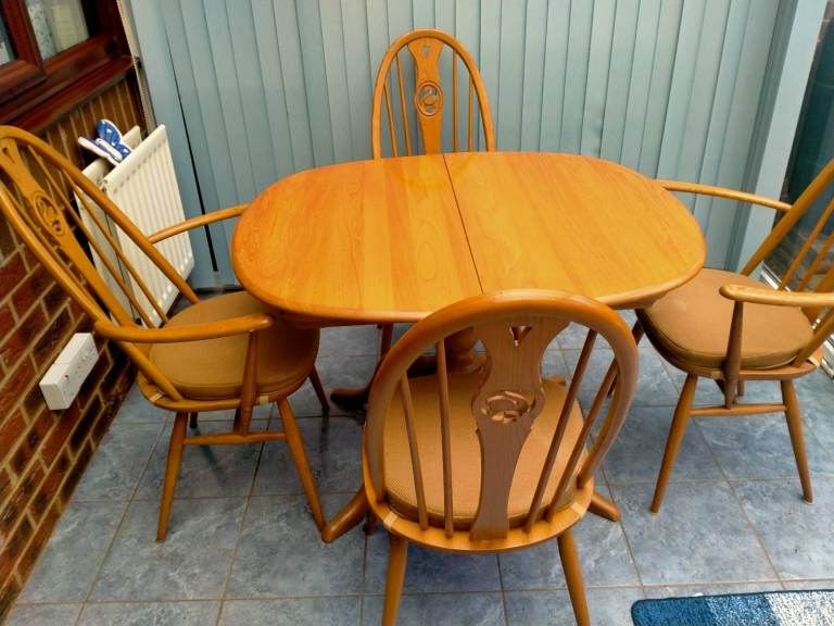 Superb Set Extendable Ercol Table & 4 Chairs (2 Carvers) Wonderful Condition