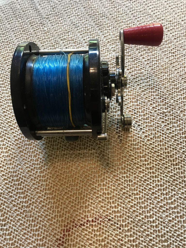 VINTAGE FISHING BOAT REEL - PENN 85