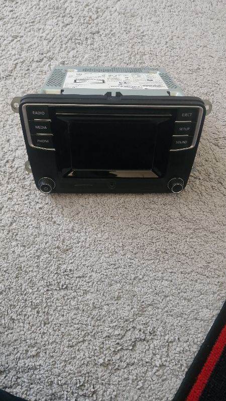 VW T6 Transporter radio(pending collection)