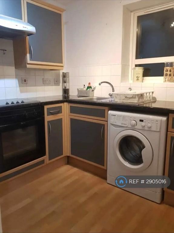 2 bedroom flat in Sandy Lane, Coventry, CV1 (2 bed) (#2905016)