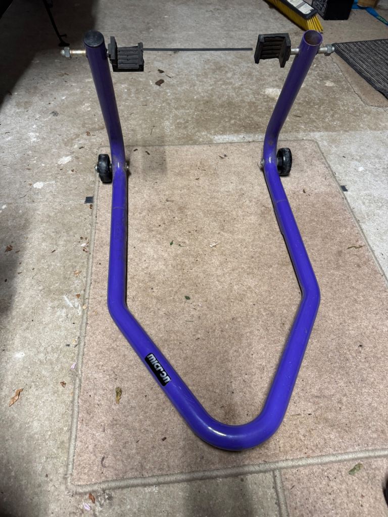 Rear padlock stand