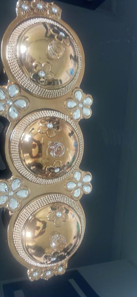 Decorative Gold Serving Dish with 3 Bowls – As Good As New
