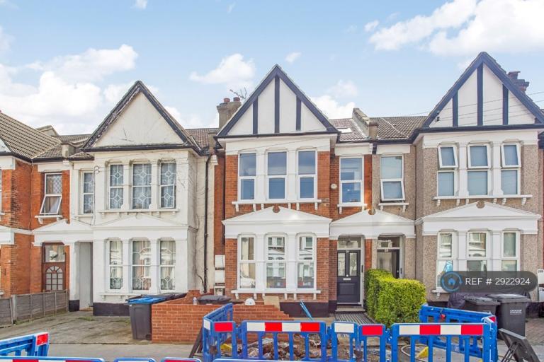 2 bedroom flat in Sangley Road, London, SE25 (2 bed) (#2922924)