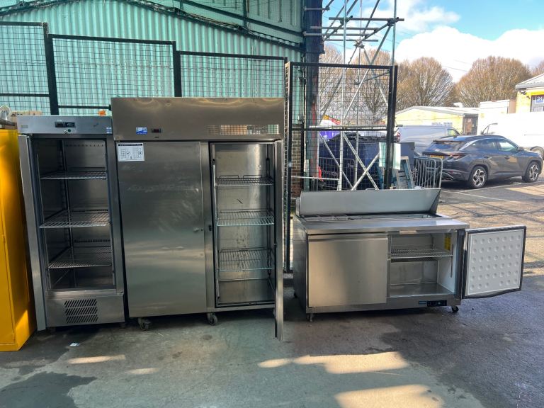 Commercial catering equipment fridges freezer pizza topping fryer grill oven pizza oven bar fridge 