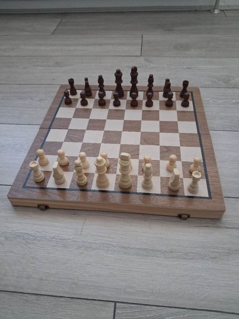 Wooden Folding Chess Set – Good Condition, All Pieces Included