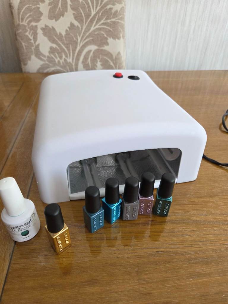 Uv lamp and gels