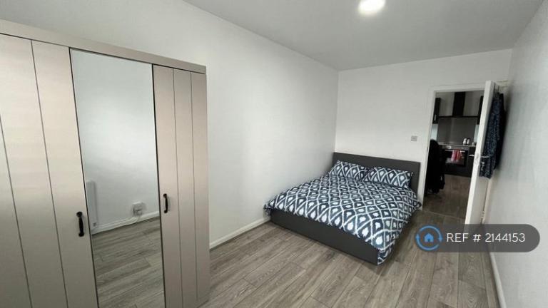 1 bedroom in Lindsey St, Epping, CM16 (#2144153)