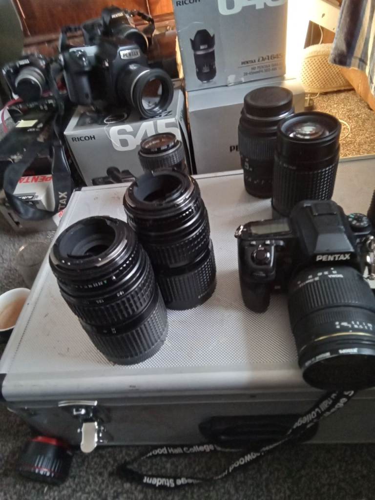 Pentax 645 Medium Format digital 50 megapial 140 megabytes photographe s