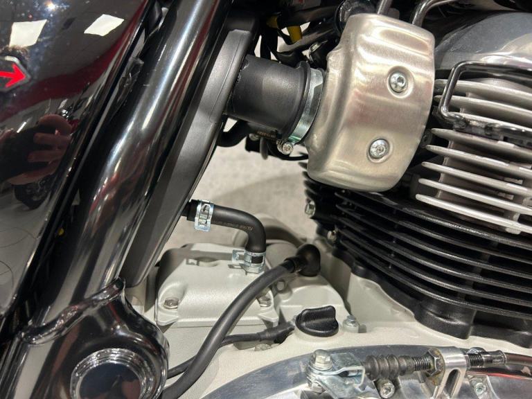 2024 Royal Enfield Interceptor 650 - 1886 miles - 1 OWNER! - STUNNING!